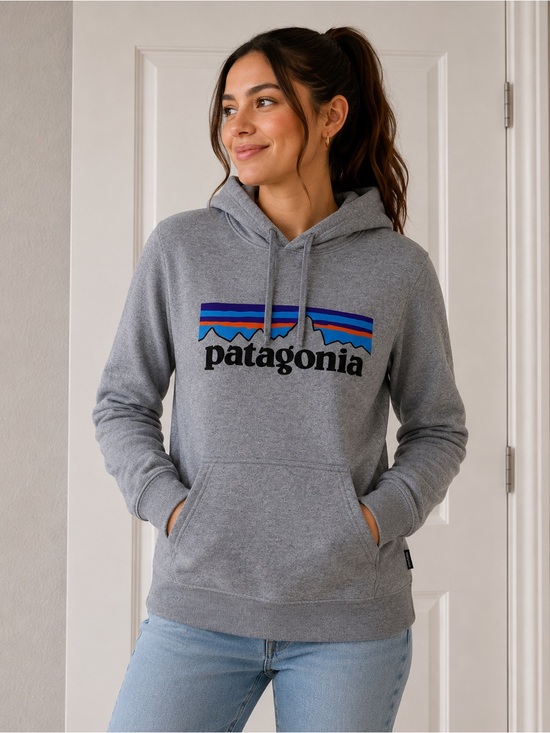 Patagonia Tops - Patagonia grey hoodie